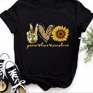 ✌💛🌻 Tshirt